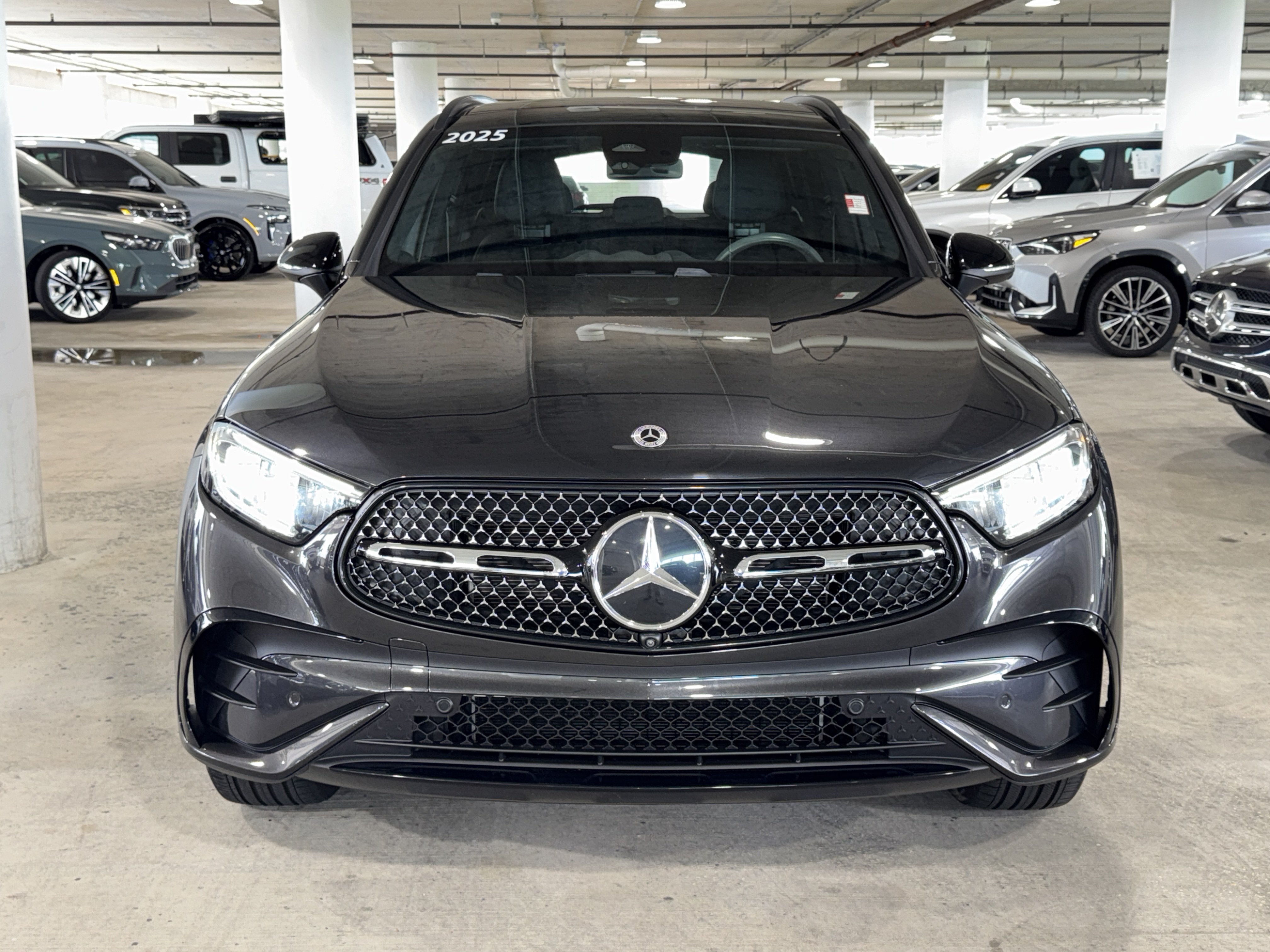 Used 2025 Mercedes-Benz GLC 300 image 3