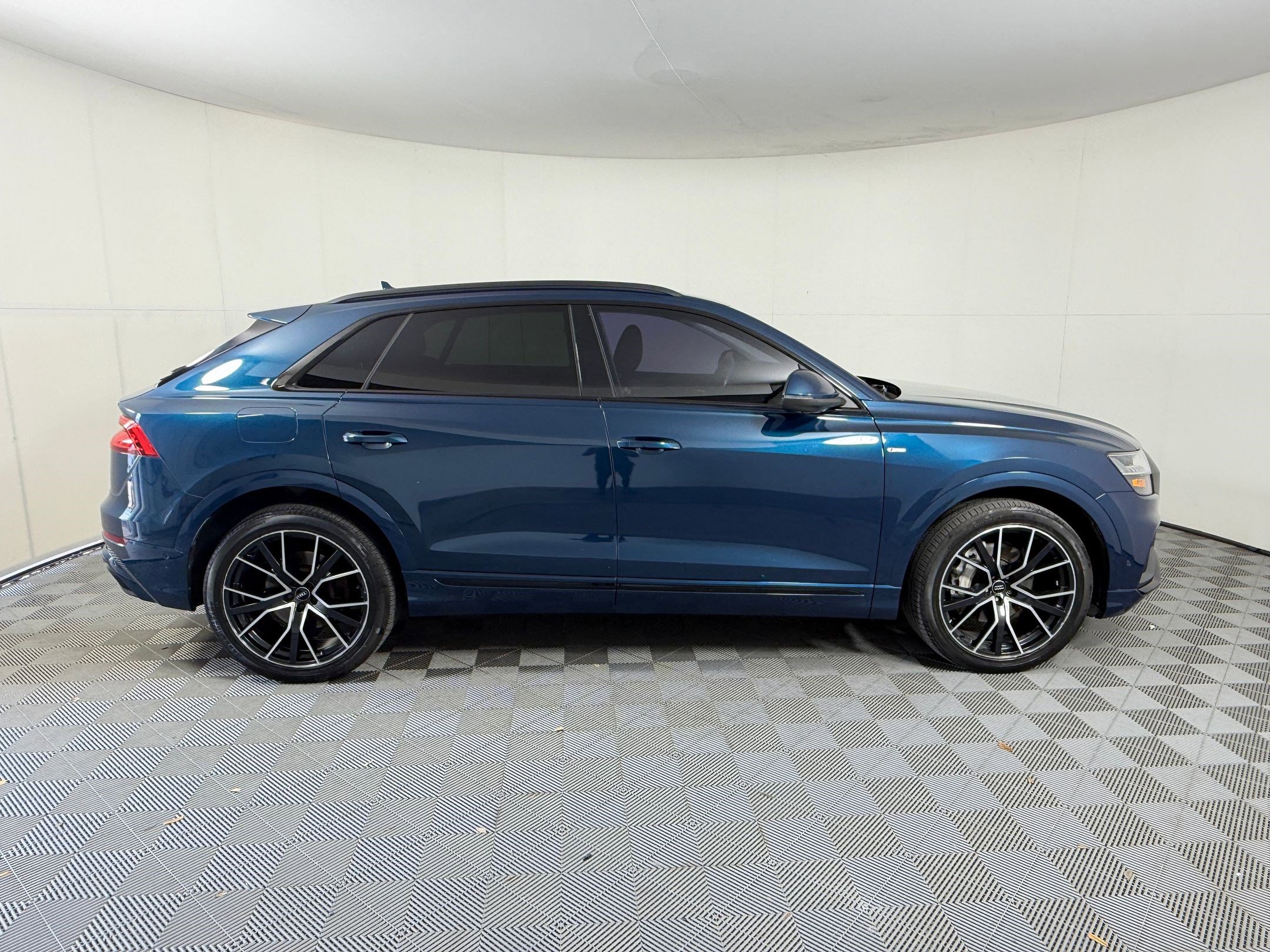 Used 2019 Audi Q8 Prestige w/ Adaptive Chassis Package image 8