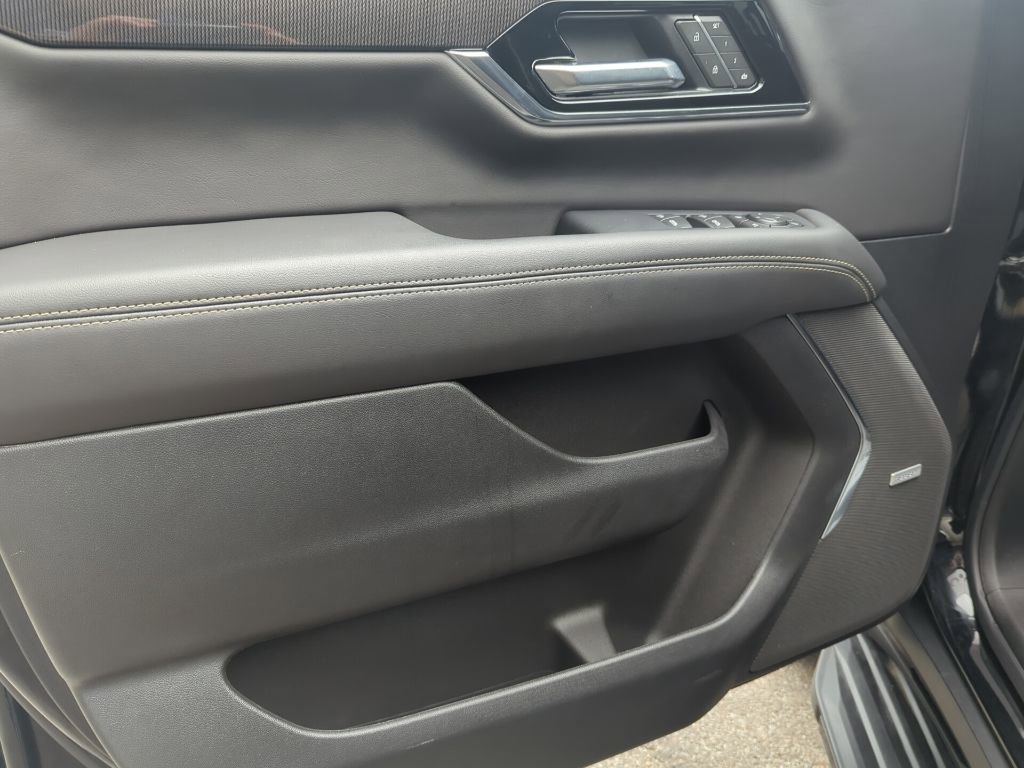 Used 2025 GMC Yukon Elevation w/ LPO, Elevation Black Package image 21