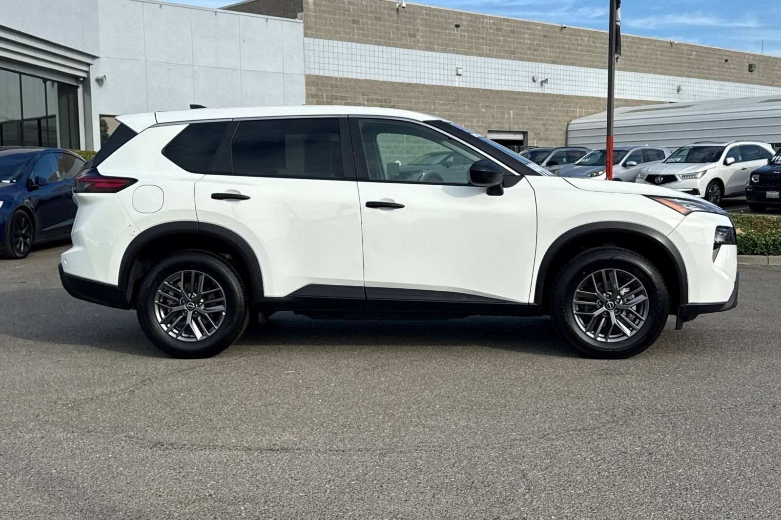 Certified 2024 Nissan Rogue S AWD/4WD image 3