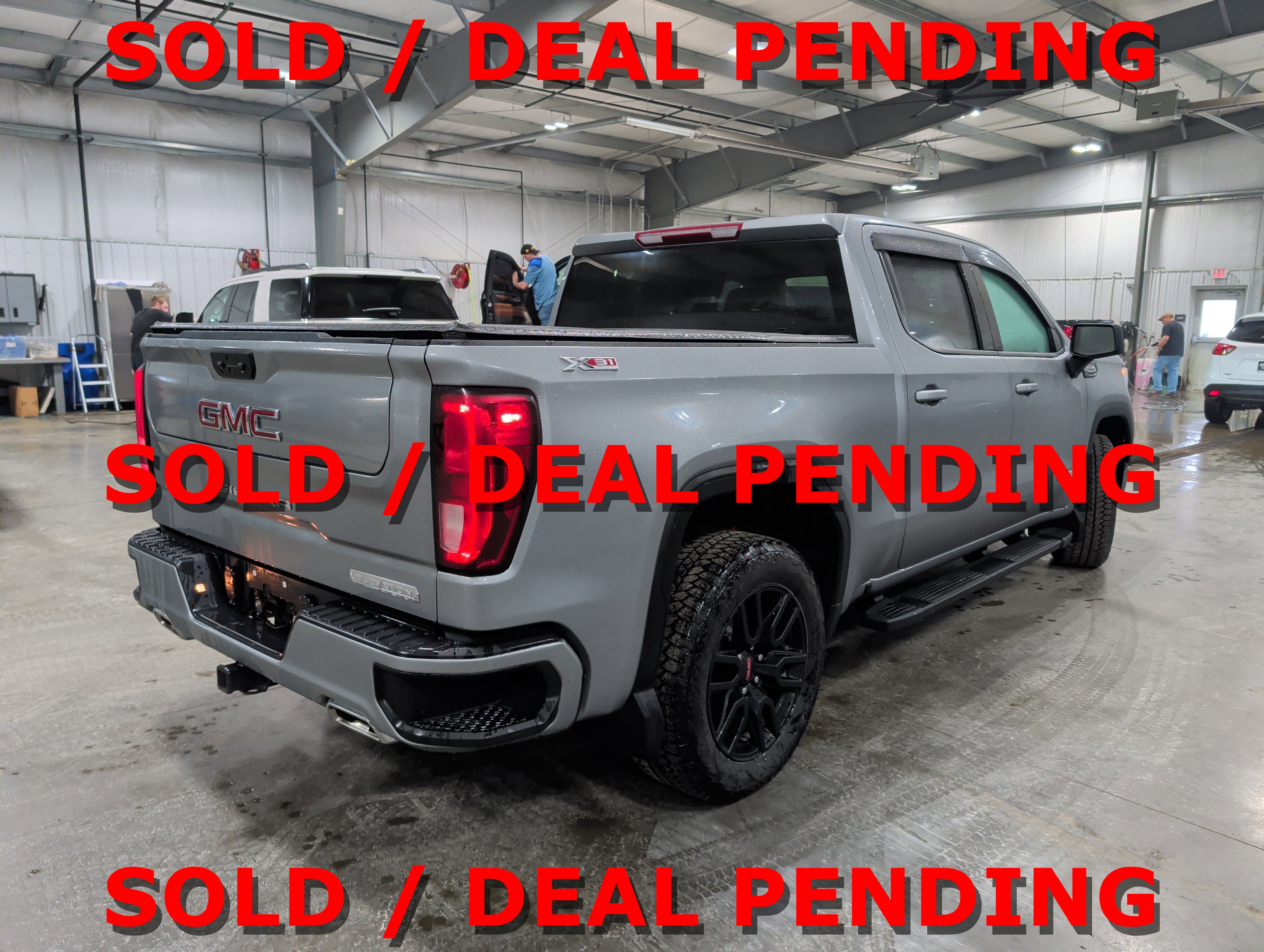 Used 2024 GMC Sierra 1500 Elevation AWD/4WD image 3