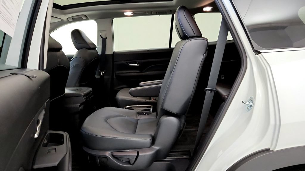 Certified 2025 Toyota Grand Highlander FWD image 28