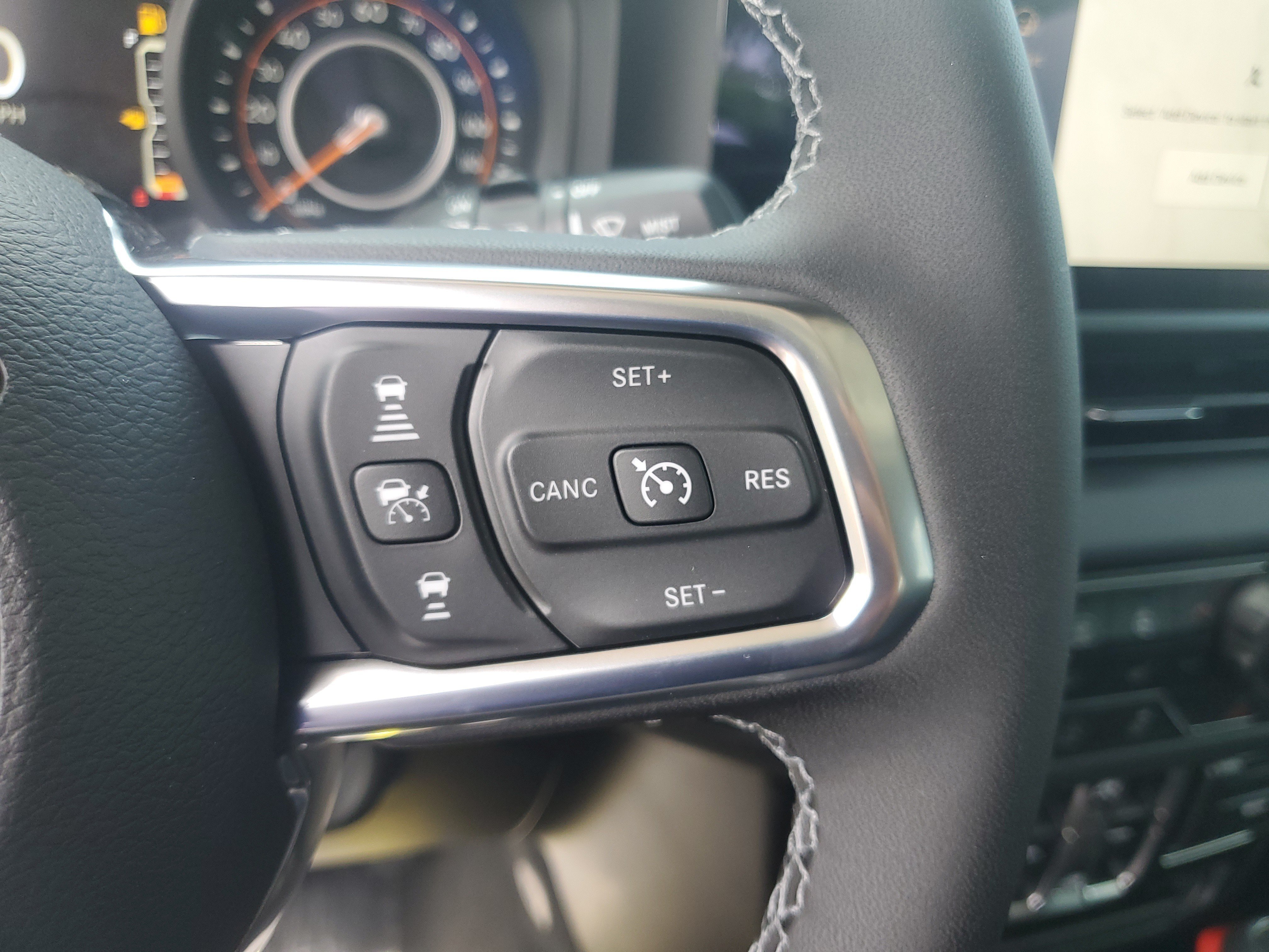 New 2026 Jeep Wrangler Unlimited Sahara w/ Safety Group AWD/4WD image 16