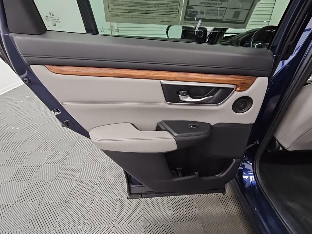 Used 2017 Honda CR-V Touring image 31