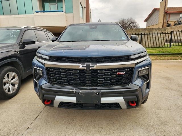 Used 2024 Chevrolet Traverse Z71 image 2