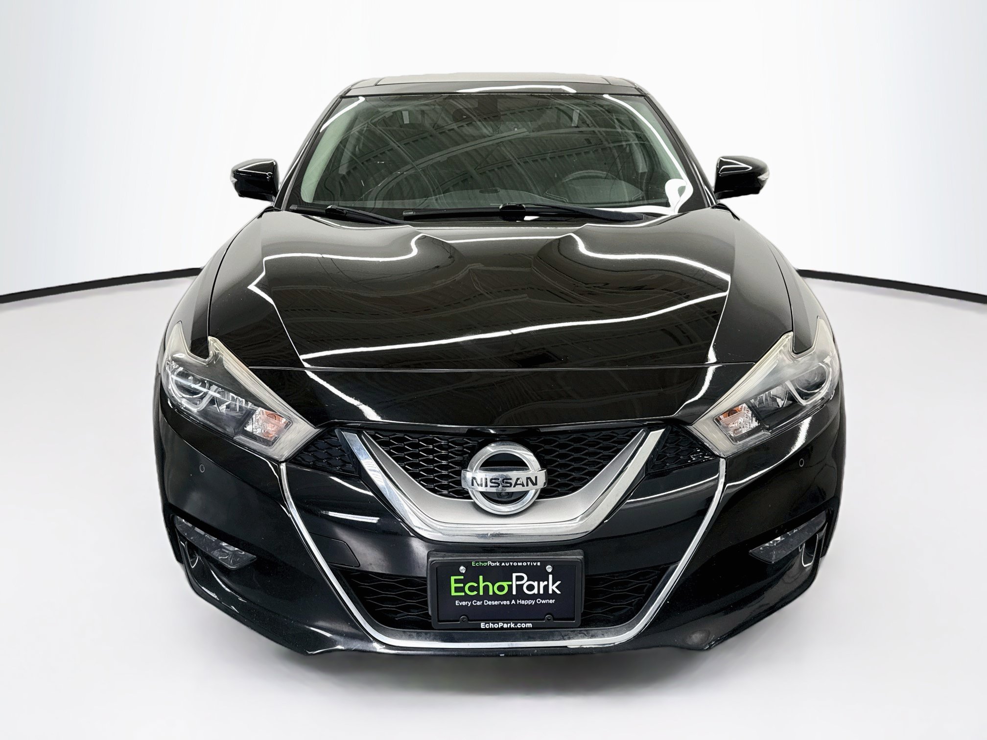 Used 2017 Nissan Maxima Platinum w/ Medallion Package FWD image 2
