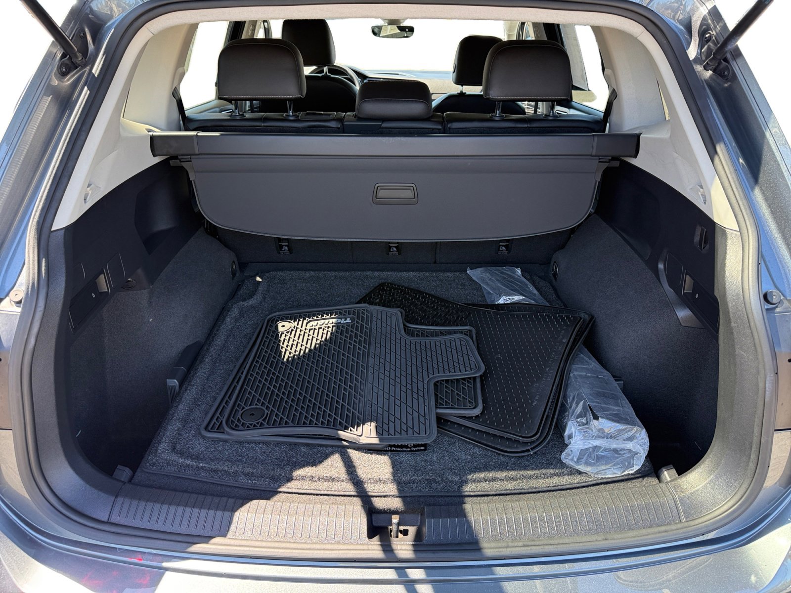 Certified 2022 Volkswagen Tiguan SE image 17