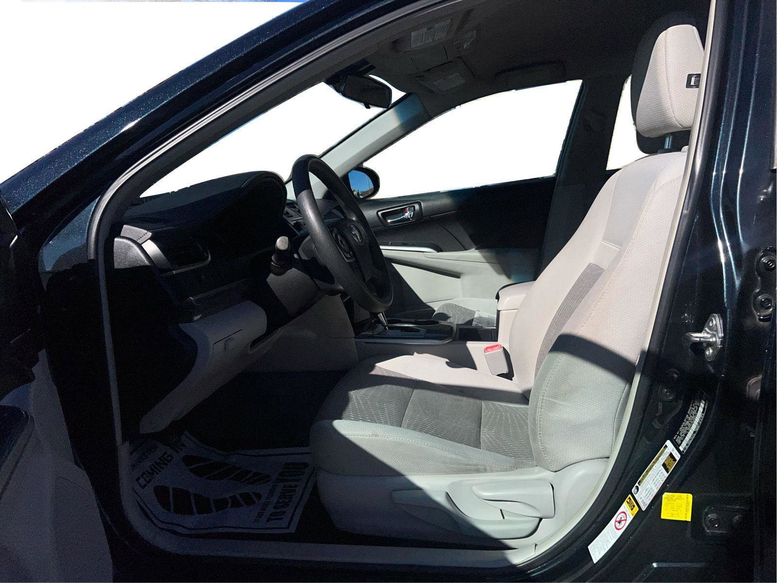 Used 2013 Toyota Camry LE image 10