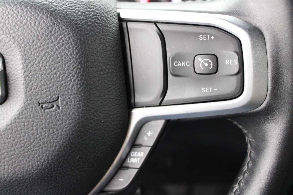 Used 2025 RAM 2500 Big Horn AWD/4WD image 18
