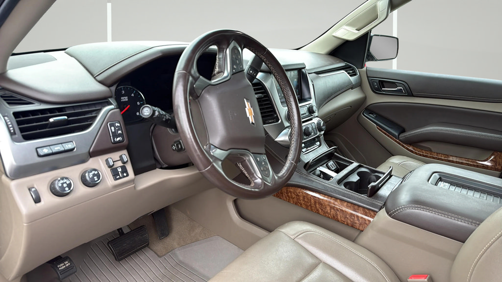 Used 2019 Chevrolet Suburban Premier AWD/4WD image 34