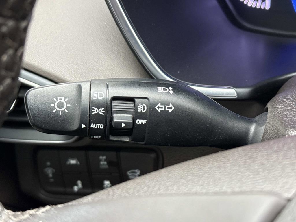 Used 2019 Hyundai Santa Fe Limited AWD/4WD image 23