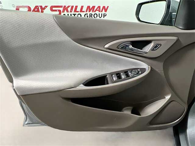Used 2025 Chevrolet Malibu LT image 30