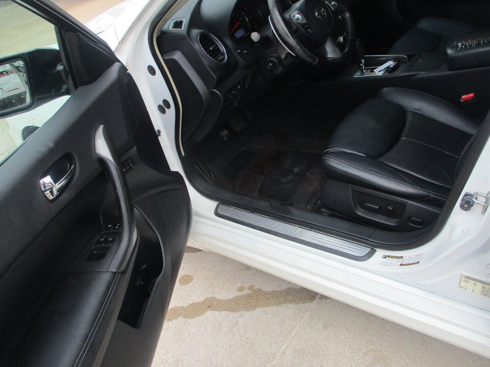 Used 2014 Nissan Maxima 3.5 SV w/ Sport Package FWD image 9