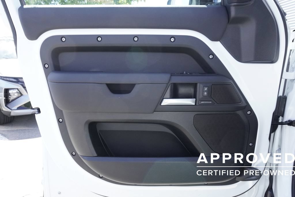 Used 2025 Land Rover Defender 110 S AWD/4WD image 17