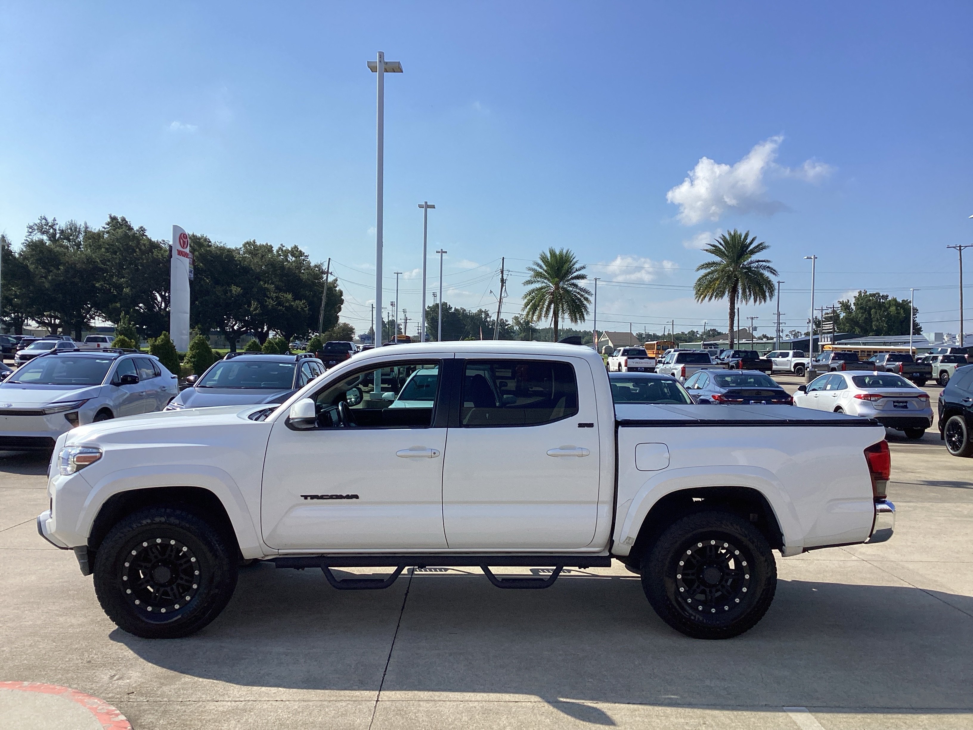 Used 2021 Toyota Tacoma SR5 RWD image 4