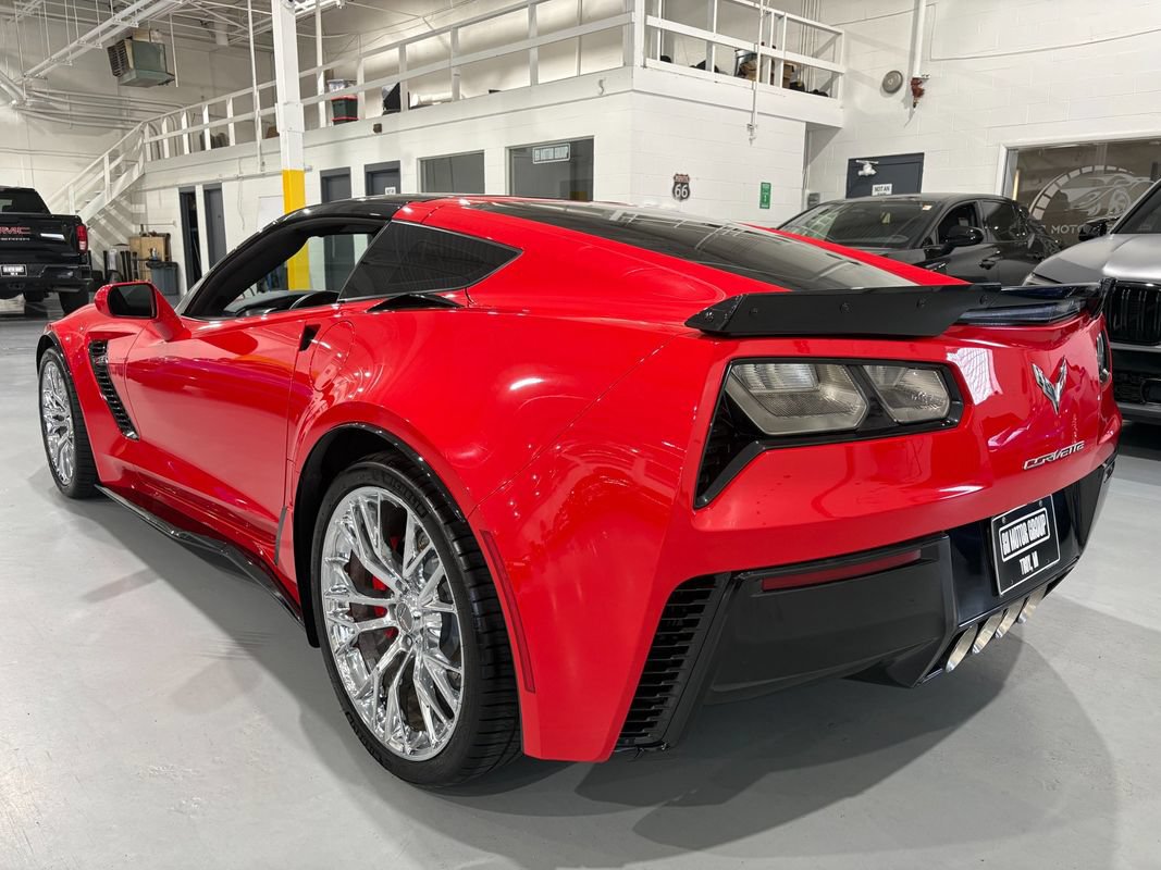 Used 2016 Chevrolet Corvette Z06 w/ 2LZ Preferred Equipment Group RWD image 5