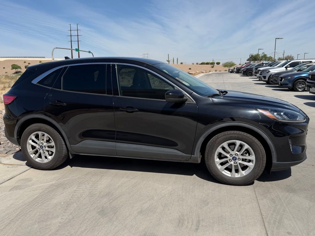 Used 2020 Ford Escape SE FWD image 3