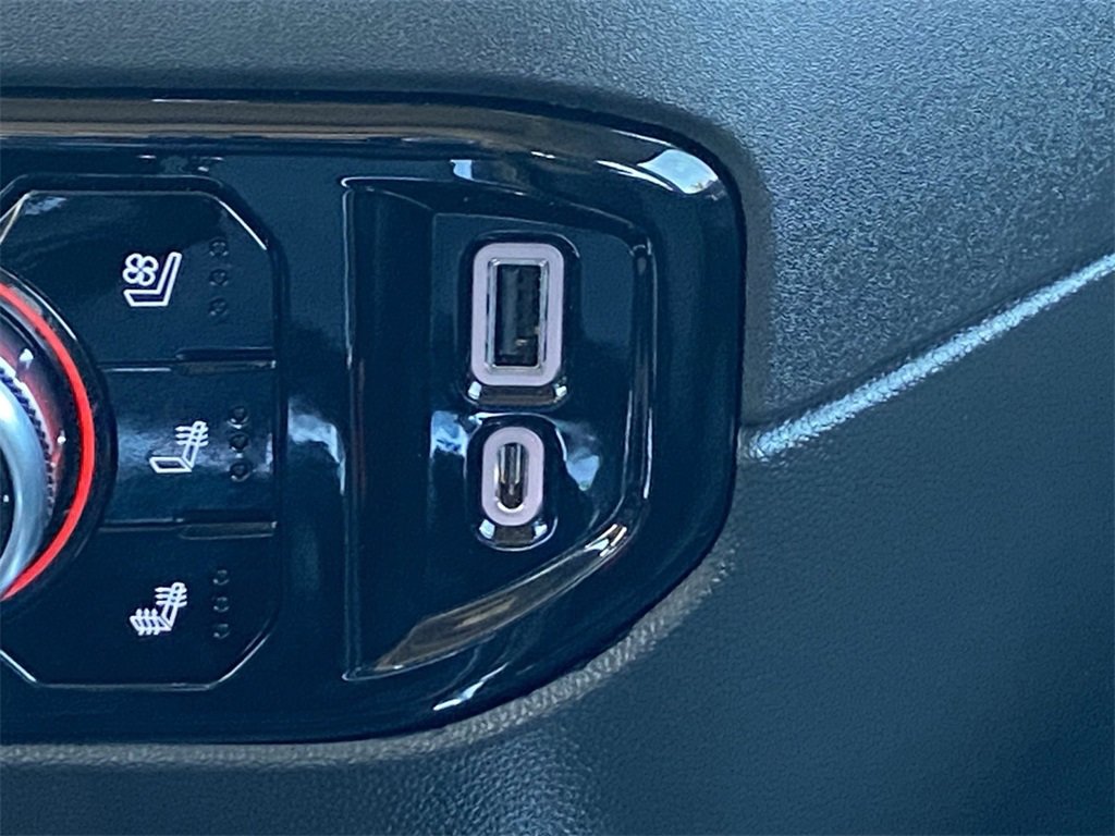 Used 2022 GMC Sierra 1500 SLT w/ SLT Premium Plus Package image 29