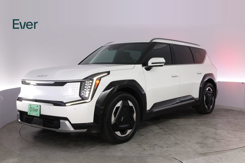 Used 2024 Kia EV9 Land AWD/4WD image 2