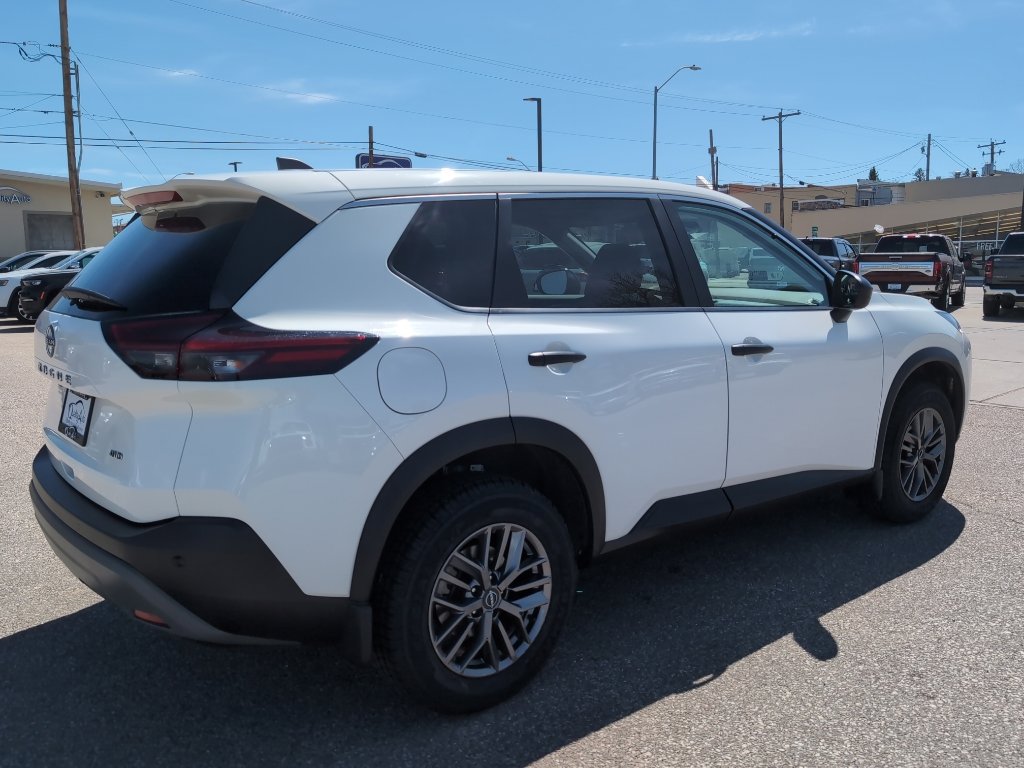 Used 2023 Nissan Rogue S AWD/4WD image 6