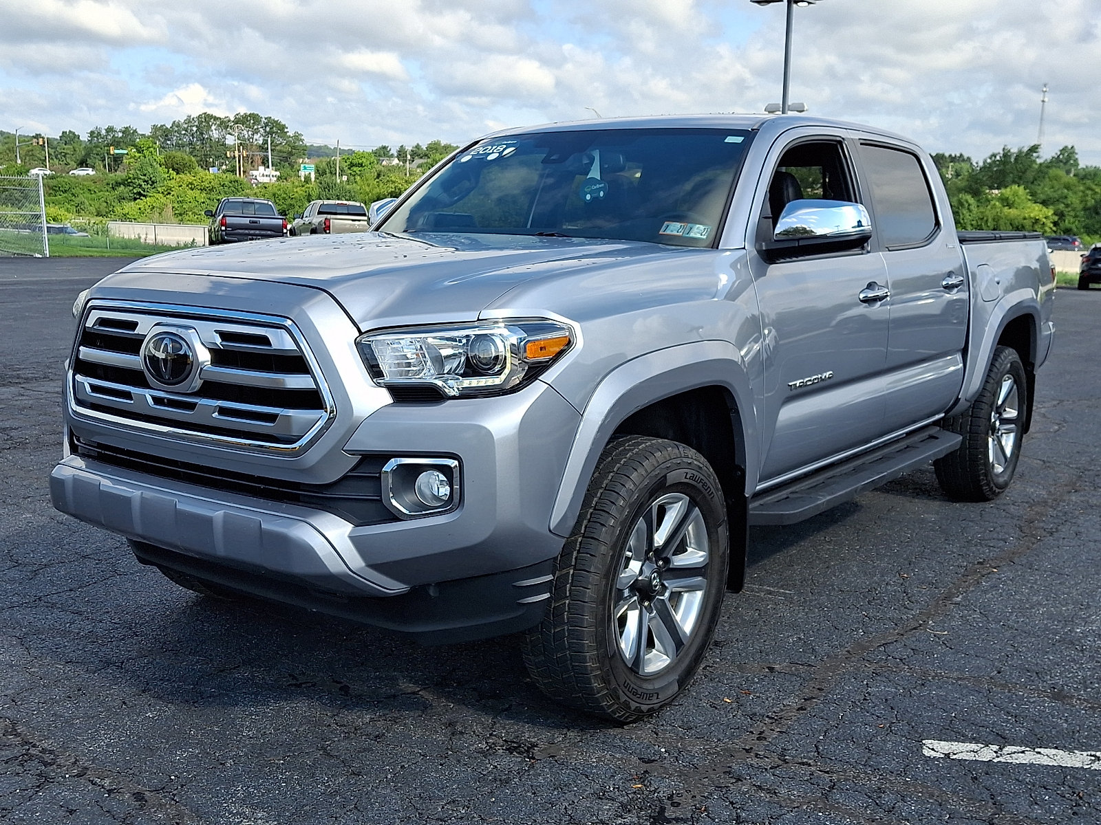 Used 2018 Toyota Tacoma Limited AWD/4WD image 3