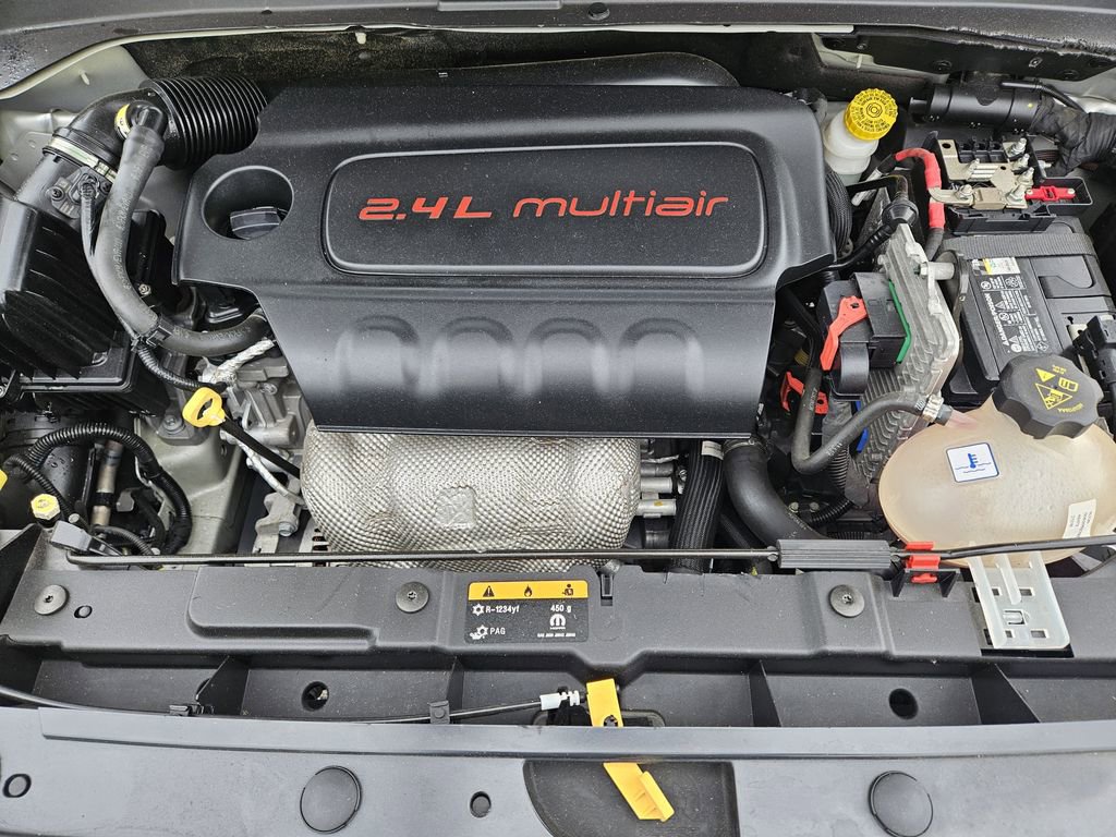 Used 2018 Jeep Renegade Latitude FWD image 22