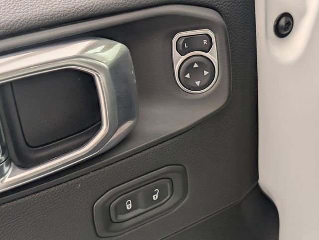 Used 2023 Jeep Wrangler Sahara w/ LED Lighting Group AWD/4WD image 11