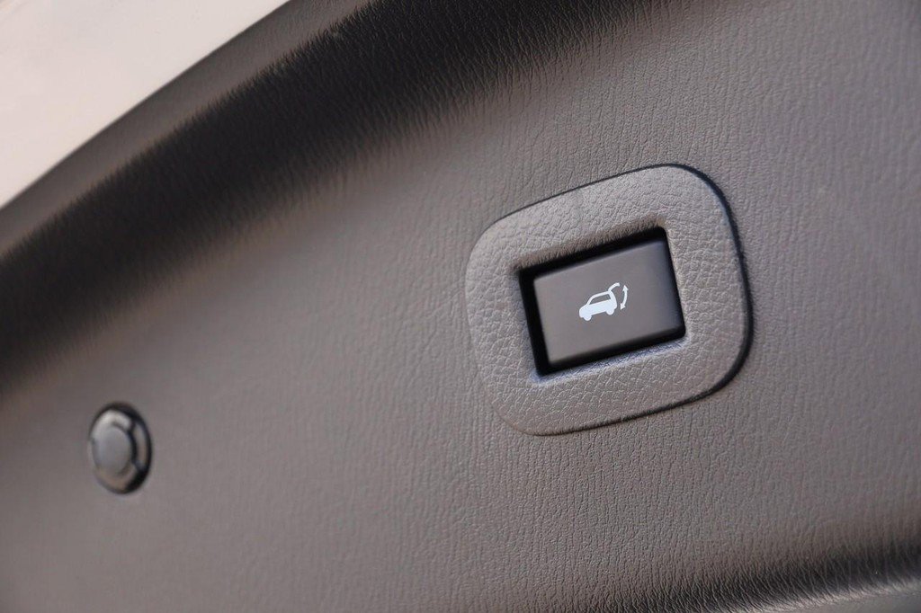 Used 2023 INFINITI QX80 Premium Select w/ Cargo Package image 8