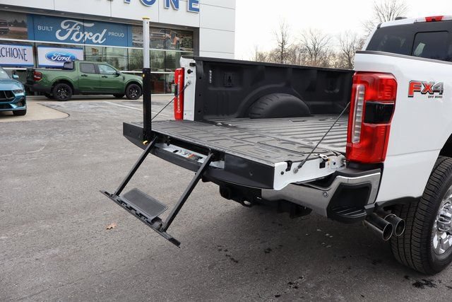 Certified 2023 Ford F350 King Ranch w/ Chrome Package AWD/4WD image 19