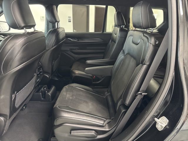 Used 2023 Jeep Grand Cherokee L Laredo image 21