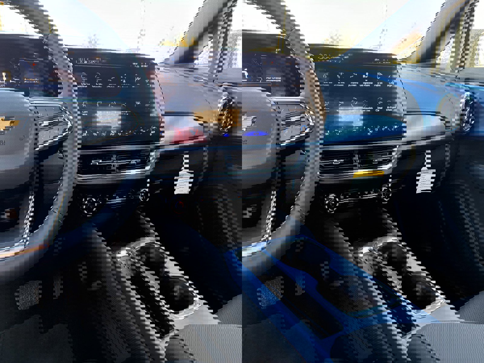 New 2026 Chevrolet Equinox EV LT w/ LPO, Blackout Package image 15