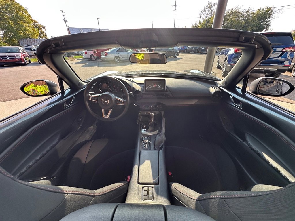 Used 2016 MAZDA MX-5 Miata Club RWD image 13