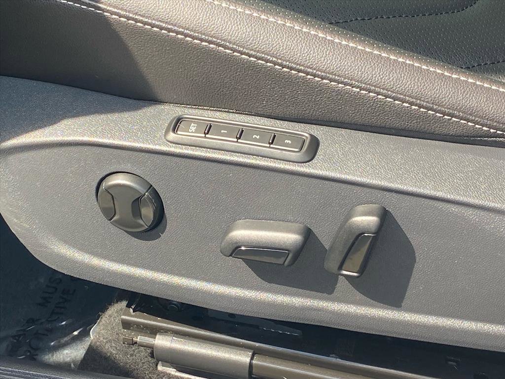 Certified 2023 Volkswagen Jetta SEL image 12