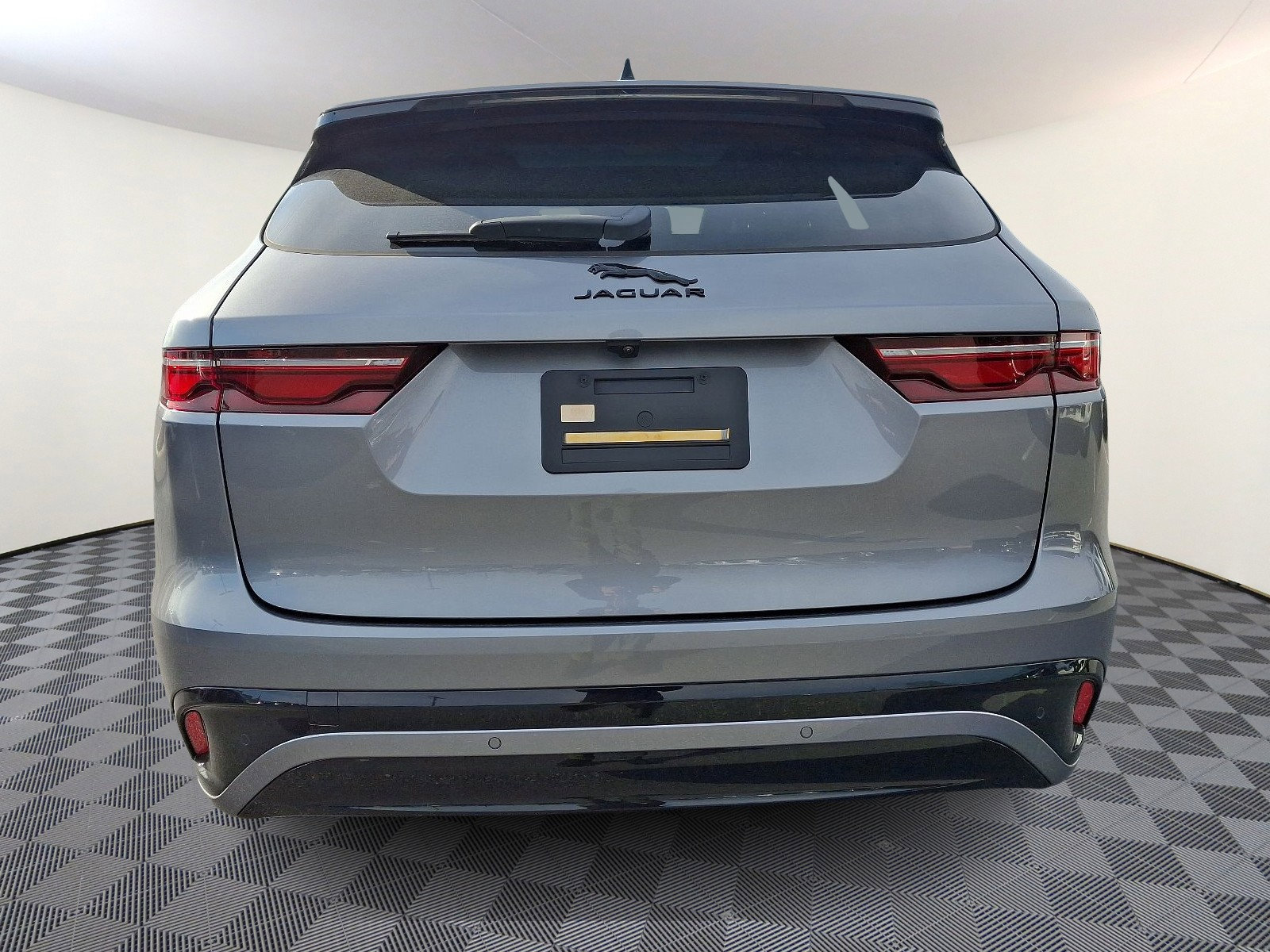 New 2025 Jaguar F-PACE R-Dynamic S image 3