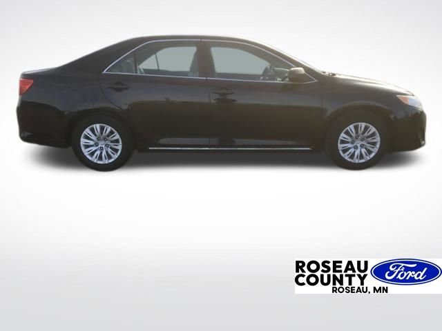 Used 2012 Toyota Camry LE image 1