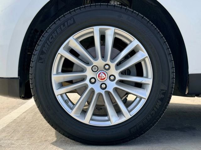 Used 2019 Jaguar F-PACE Prestige image 55