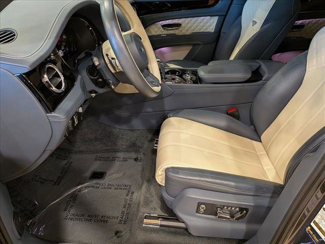 Used 2022 Bentley Bentayga image 17