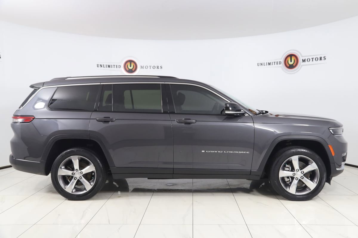 Used 2022 Jeep Grand Cherokee L Limited AWD/4WD image 2