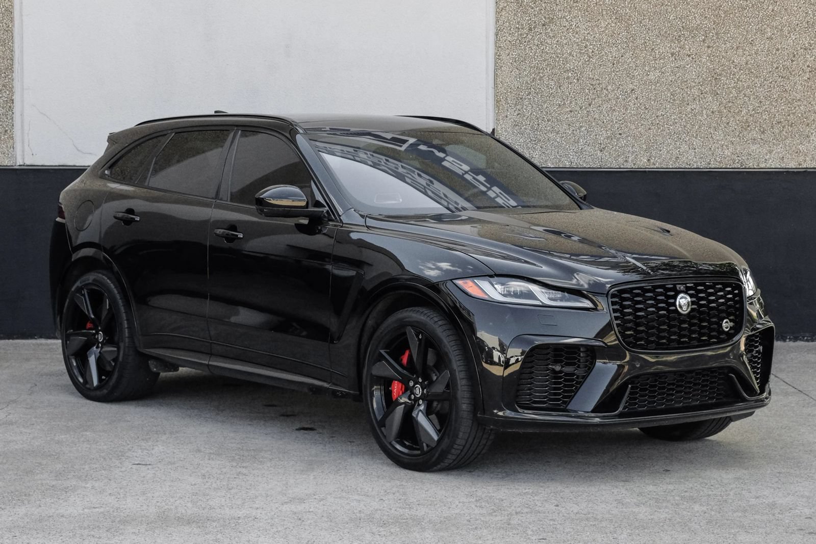 Used 2025 Jaguar F-PACE SVR AWD/4WD image 8