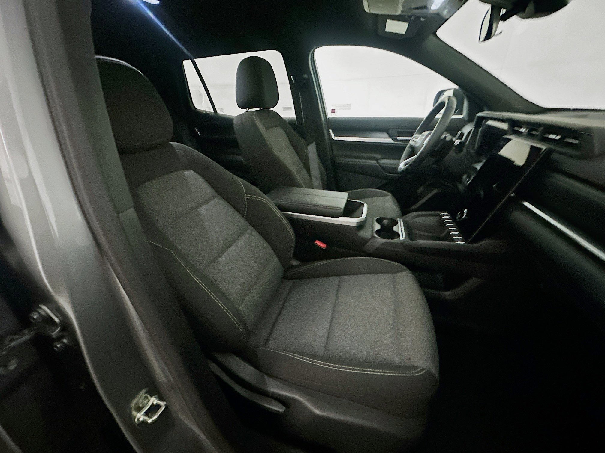 Used 2025 GMC Terrain Elevation image 29