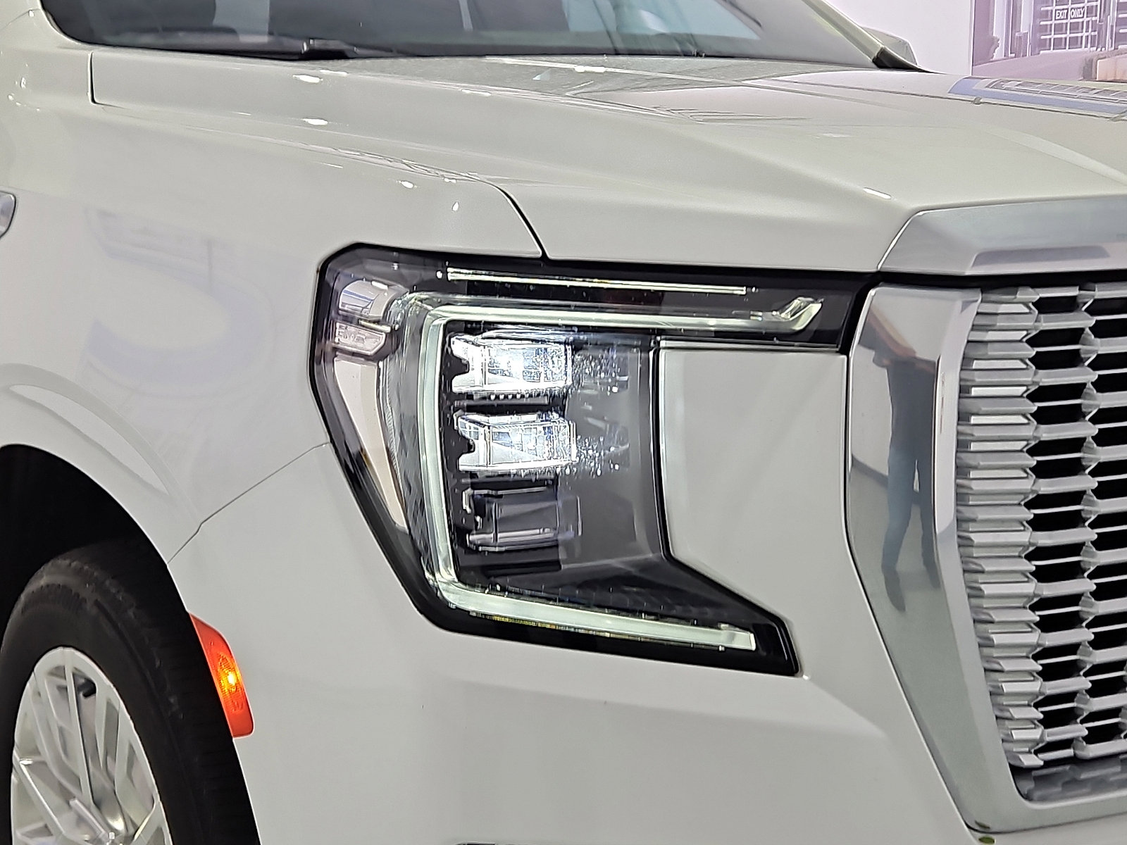 Used 2023 GMC Yukon Denali AWD/4WD image 6