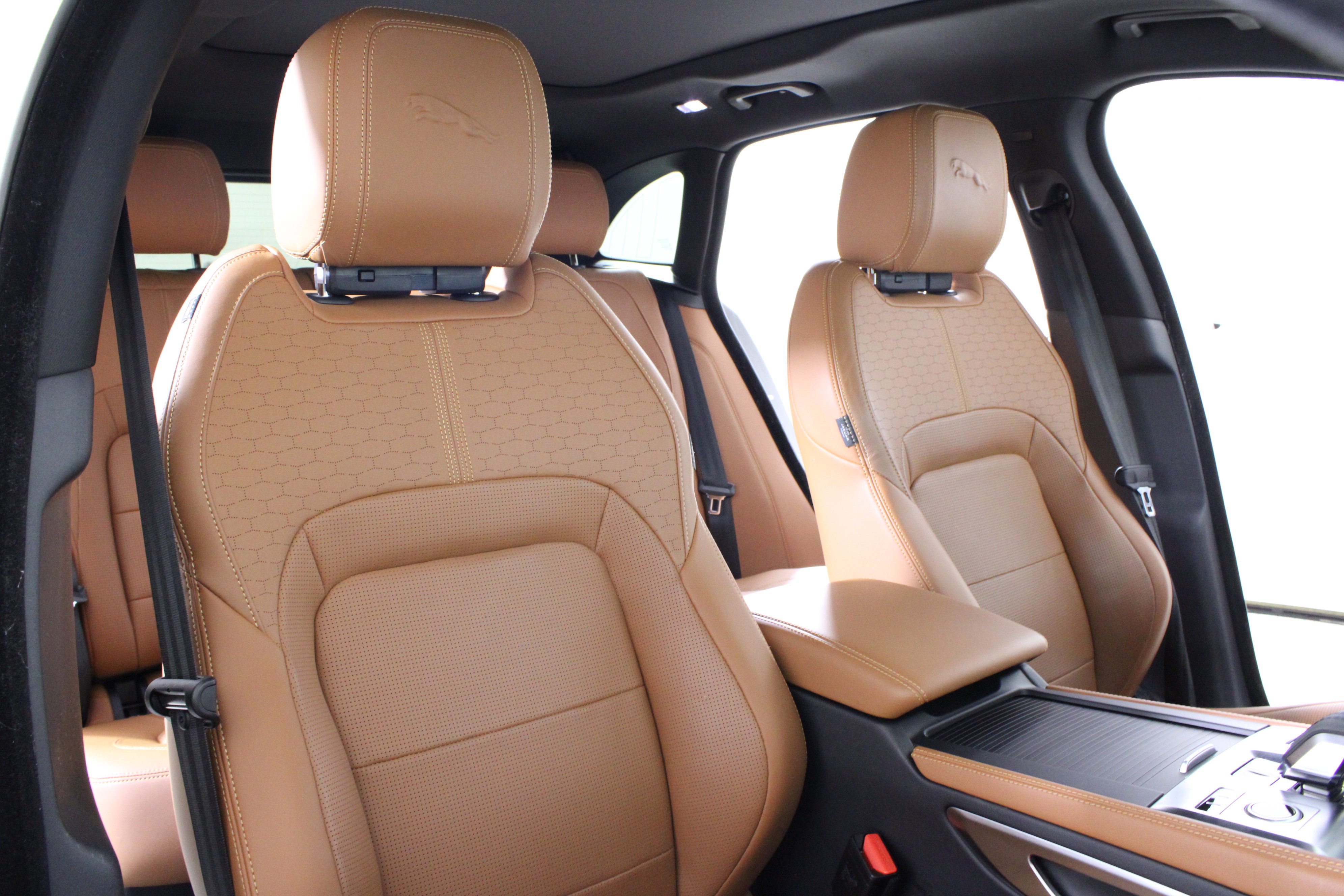 Used 2025 Jaguar F-PACE R-Dynamic S image 17