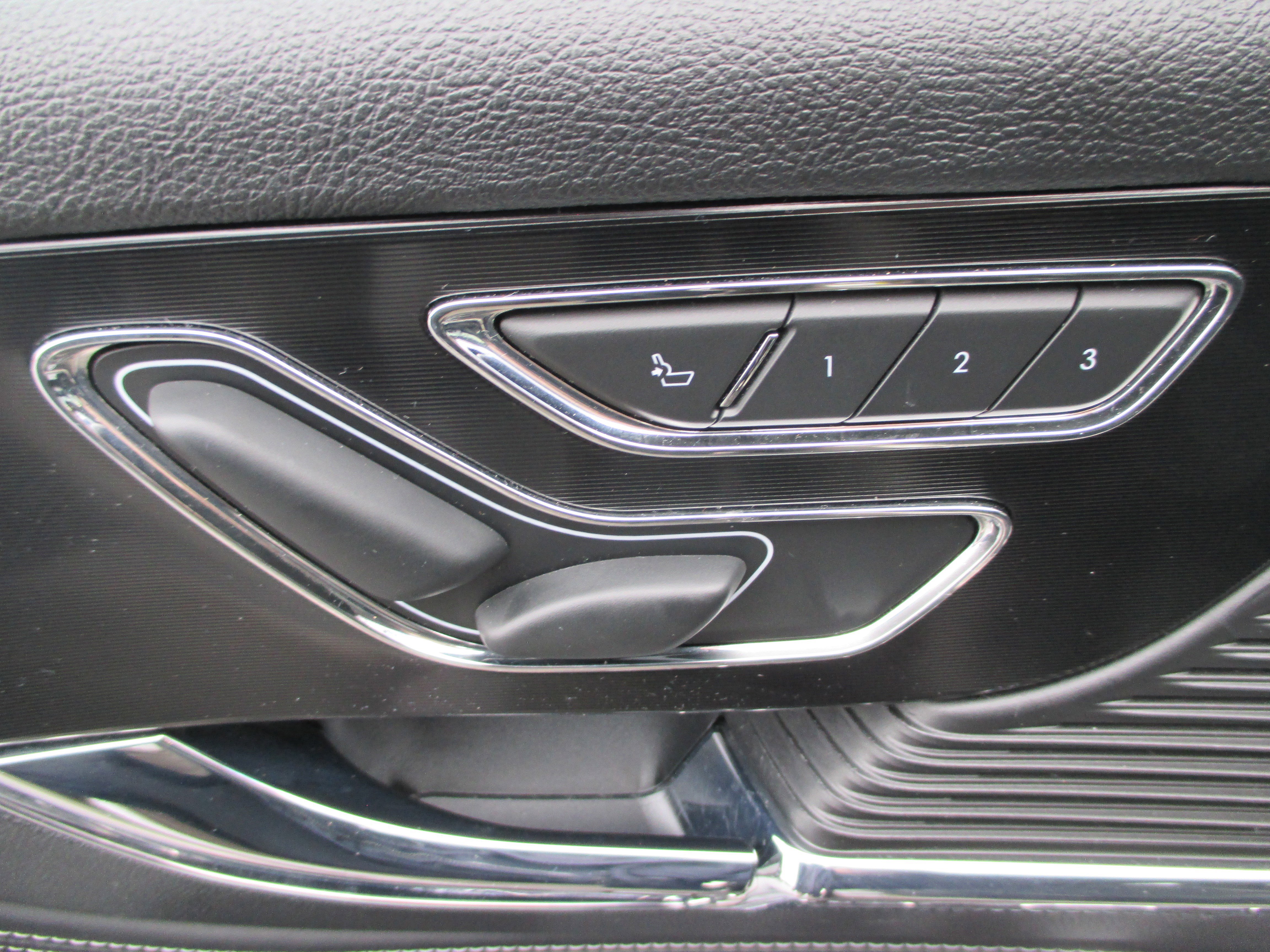 Used 2021 Lincoln Corsair AWD image 18