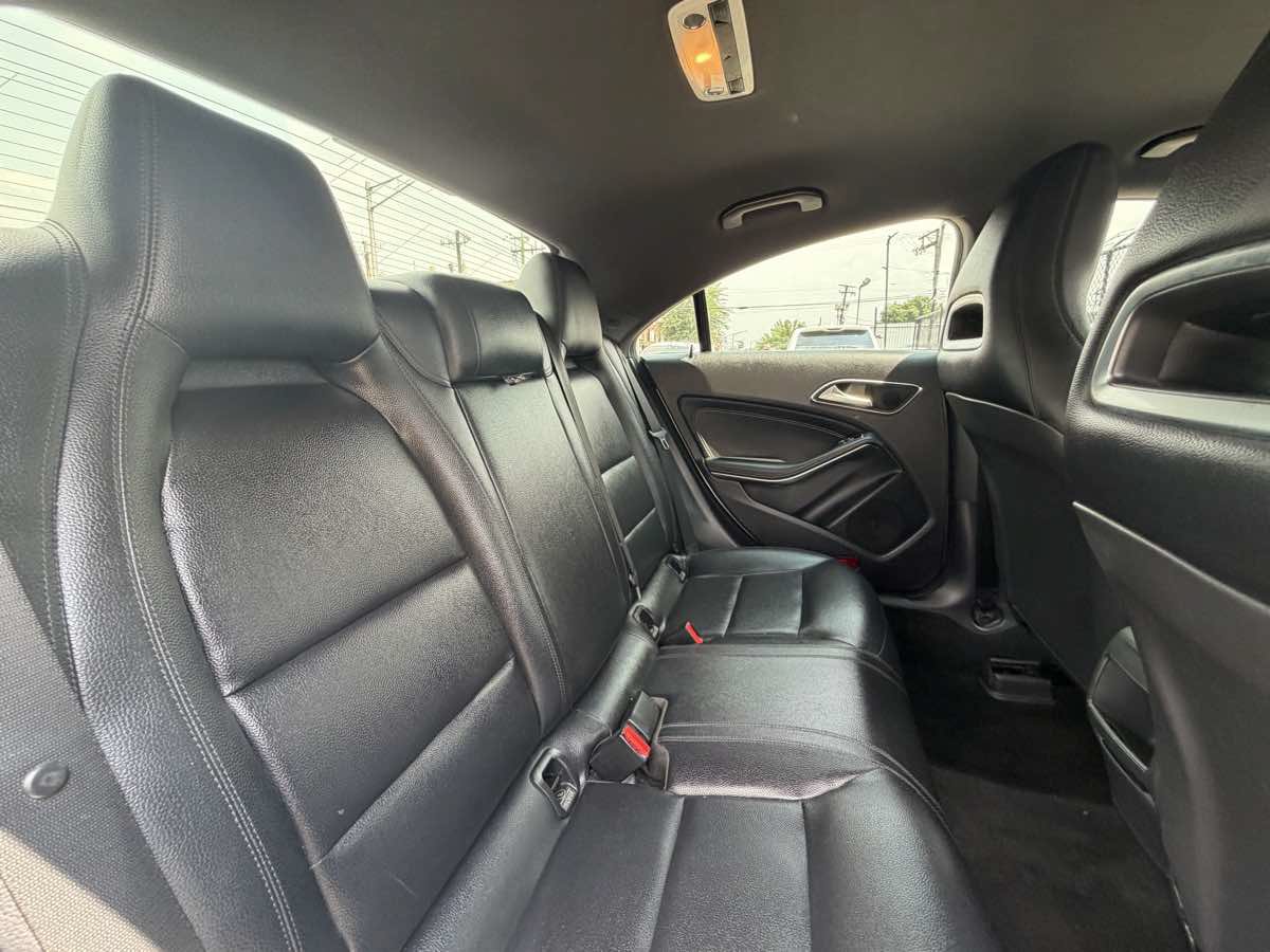 Used 2014 Mercedes-Benz CLA 250 image 27