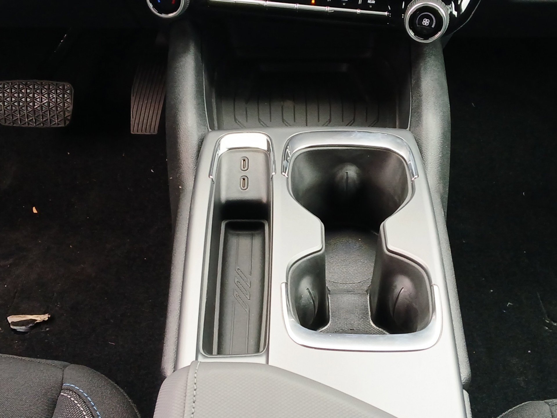 New 2026 Chevrolet Equinox EV LT image 13