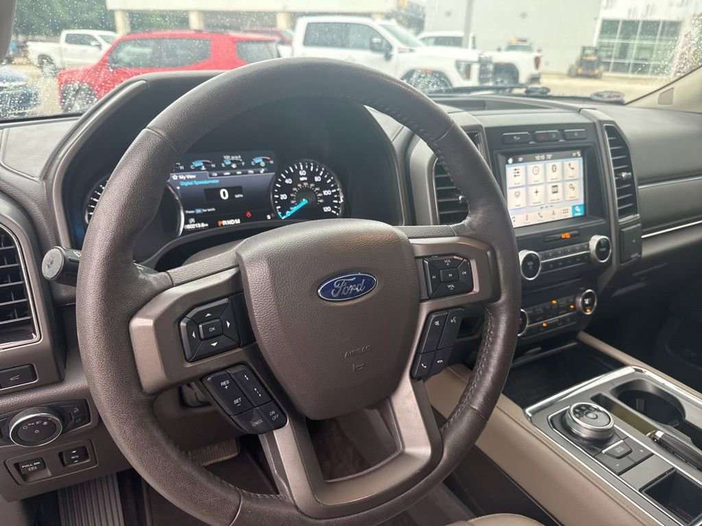 Used 2018 Ford Expedition XLT w/ Equipment Group 202A image 5