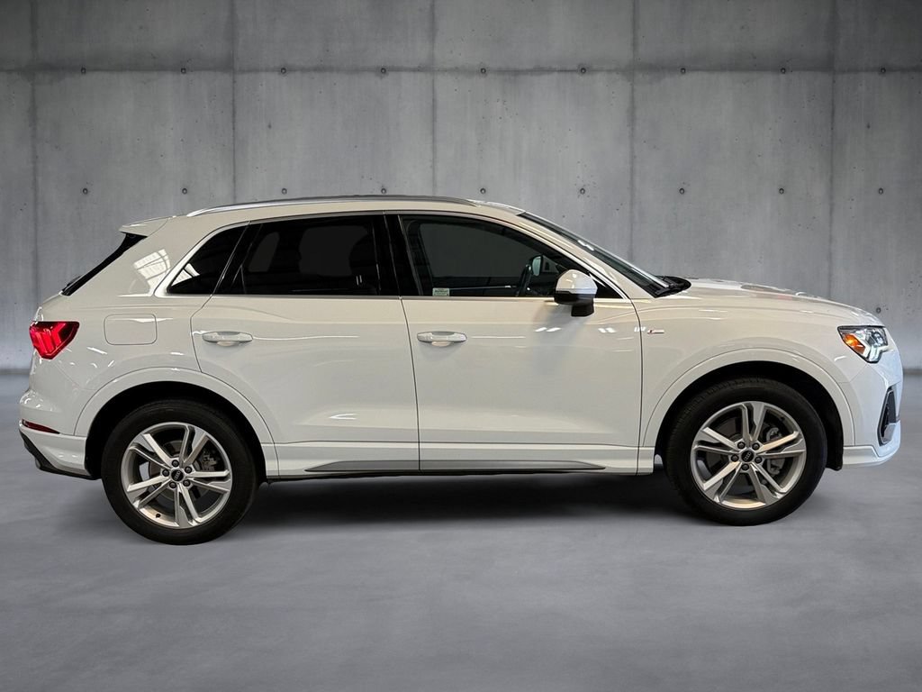 Used 2024 Audi Q3 2.0T Premium Plus w/ Premium Plus Package AWD/4WD image 6