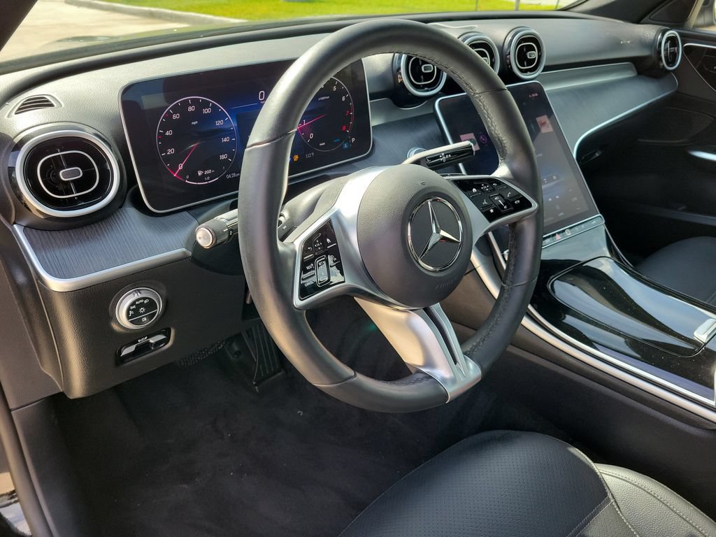 Used 2025 Mercedes-Benz C 300 4MATIC Sedan image 19