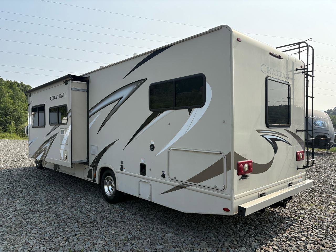 Used 2018 Ford E-450 and Econoline 450 Super Duty w/ Motorhome Prep Package RWD image 5