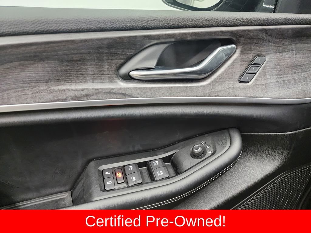 Certified 2025 Jeep Grand Cherokee Limited AWD/4WD image 10